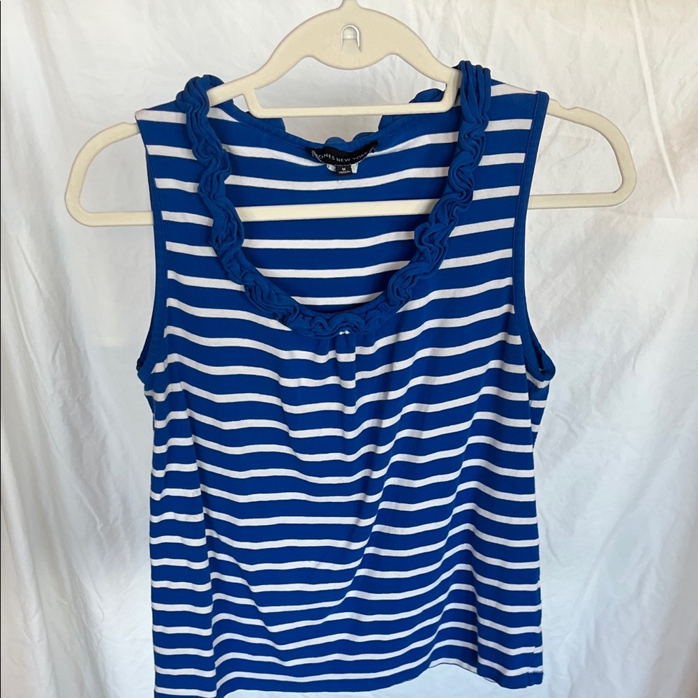 😻5for$15😻 Jones NY v-neck  Ruffle Trim M